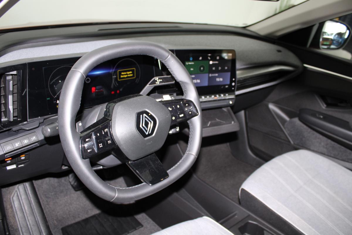 renault-megane-e-tech-2023-eletrico-0cc