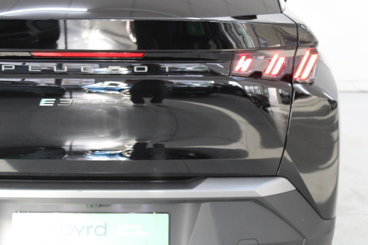 peugeot-e-3008-2025-eletrico-0cc
