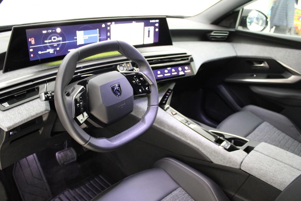 peugeot-e-3008-2025-eletrico-0cc