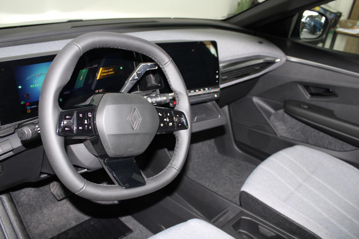 renault-megane-e-tech-2025-eletrico-0cc