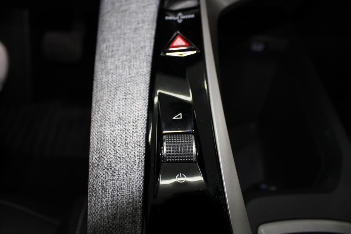 peugeot-e-3008-2025-eletrico-0cc