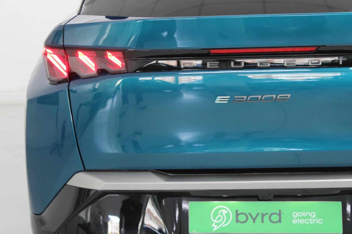 peugeot-e-3008-2025-eletrico-0cc