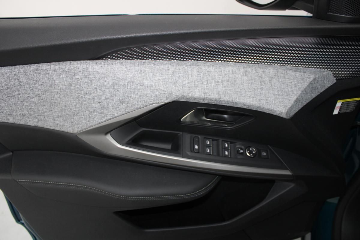 peugeot-e-3008-2025-eletrico-0cc