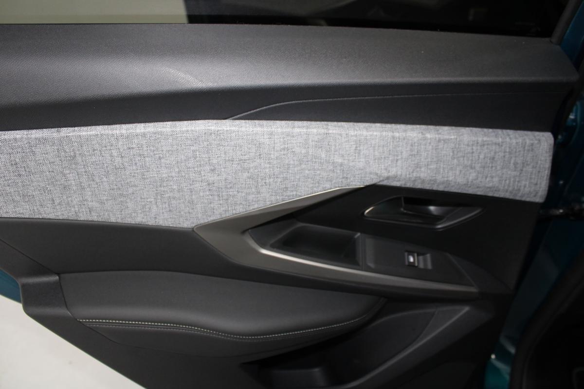 peugeot-e-3008-2025-eletrico-0cc