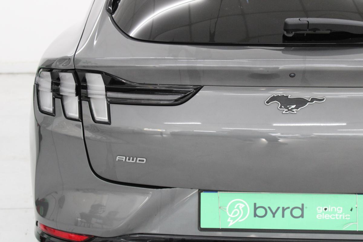 ford-mustang-mach-e-2021-eletrico-0cc