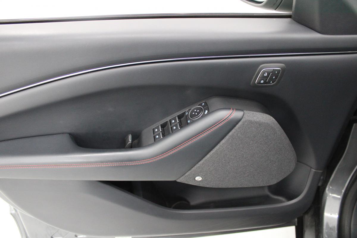 ford-mustang-mach-e-2021-eletrico-0cc