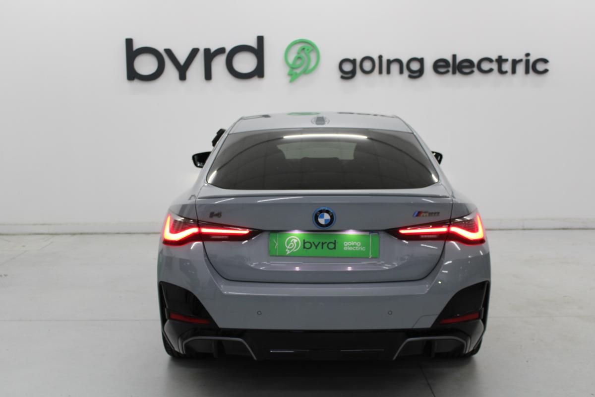 bmw-i4-2022-eletrico-0cc