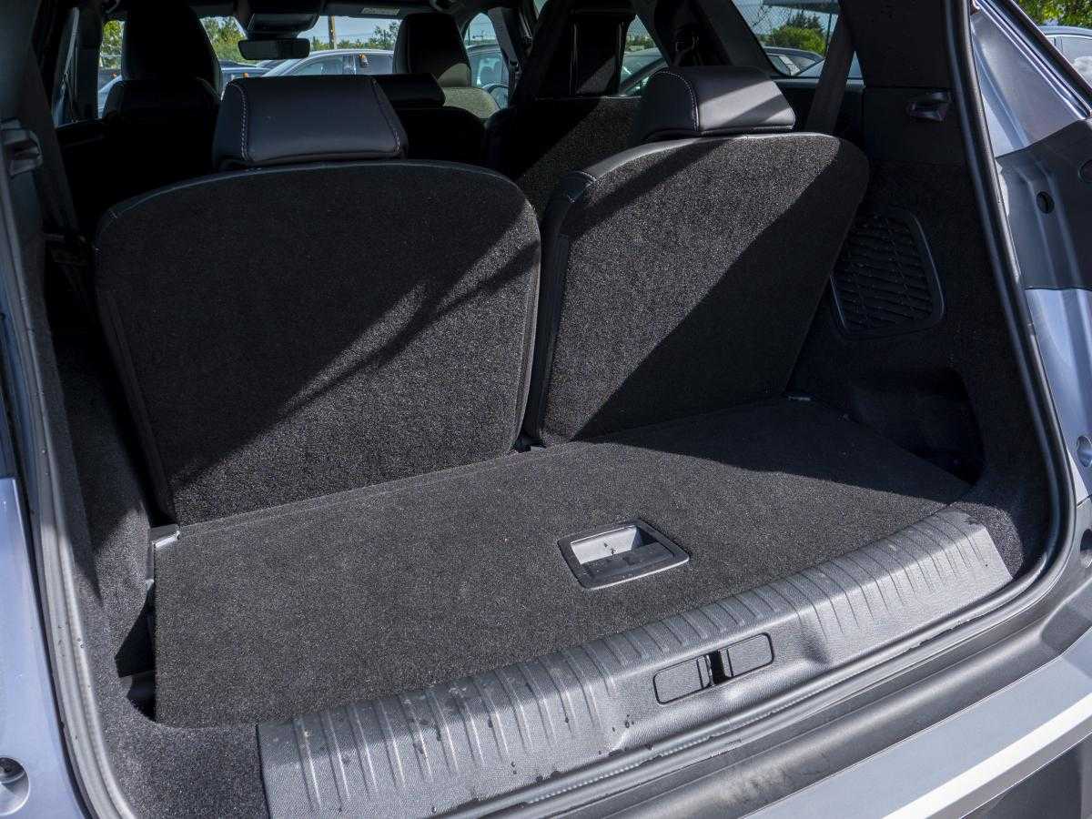peugeot-e-2008-2025-eletrico-0cc