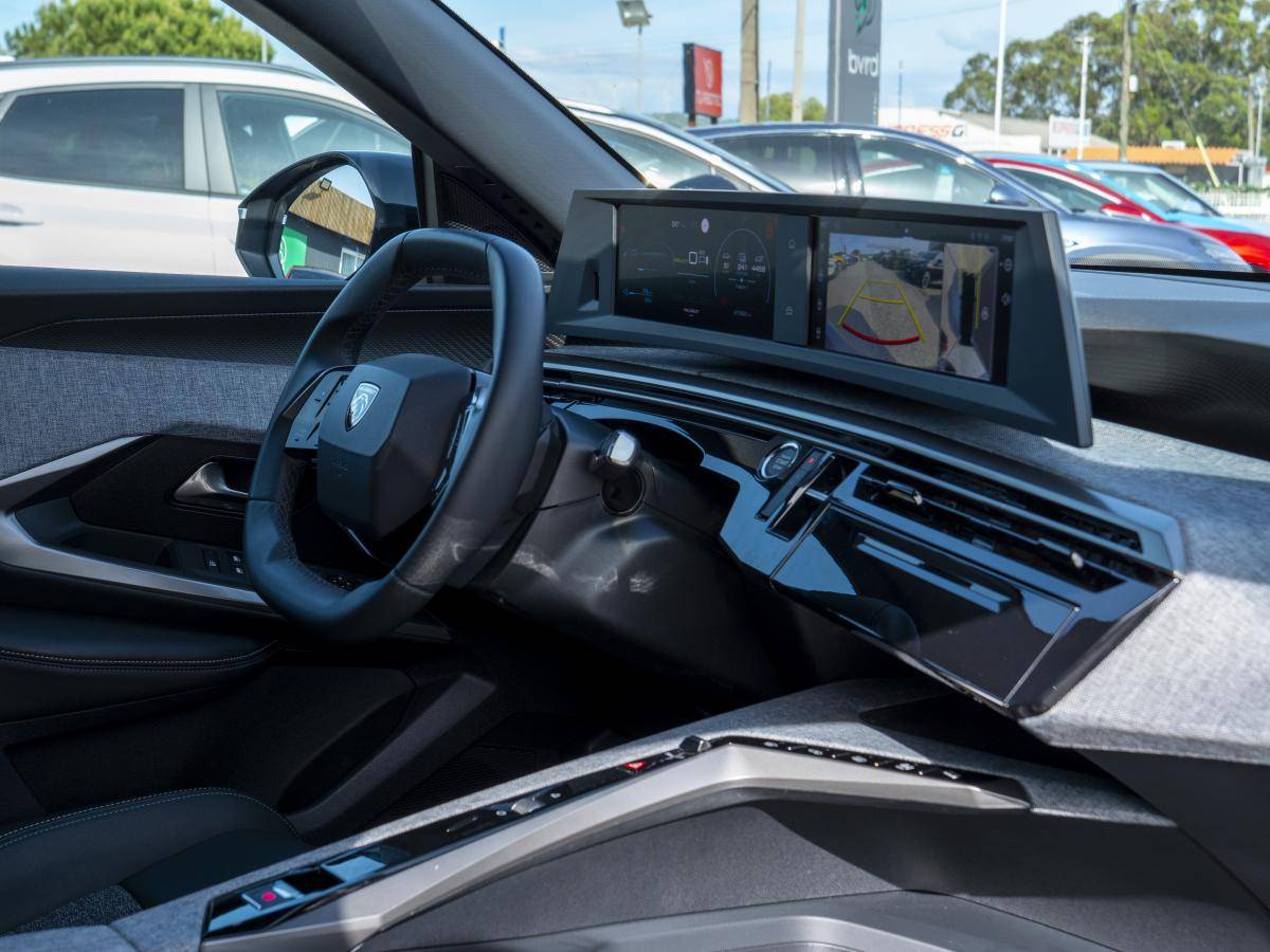 peugeot-e-2008-2025-eletrico-0cc