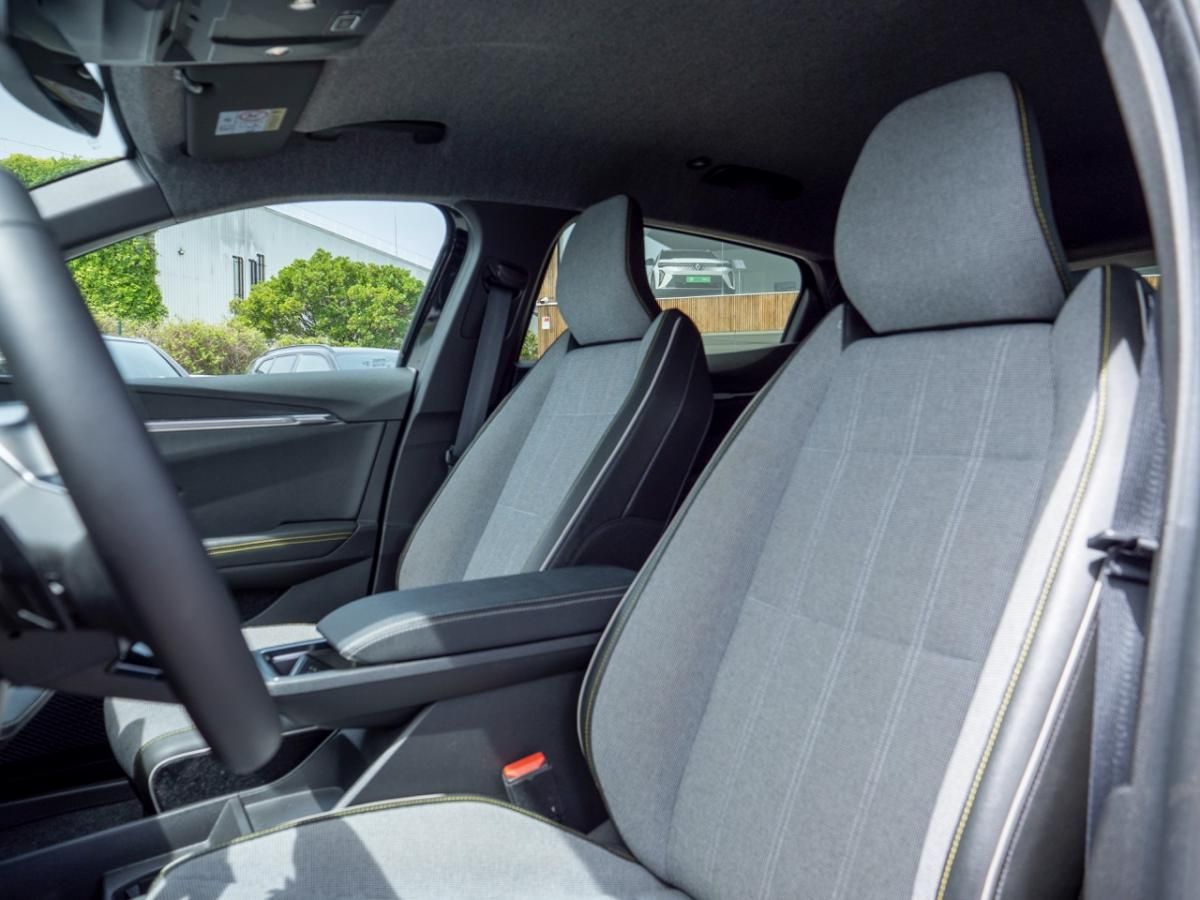 renault-megane-e-tech-2025-eletrico-0cc