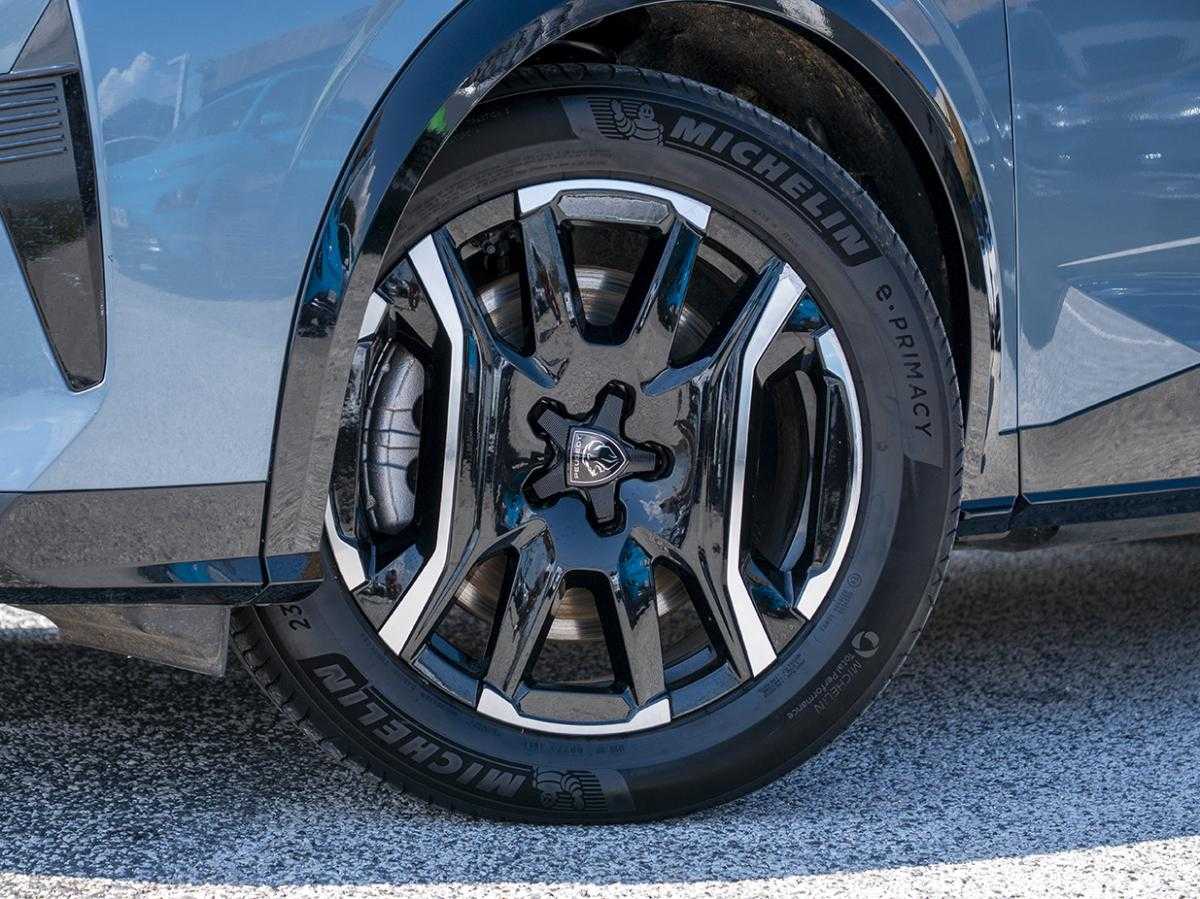 peugeot-e-3008-2025-eletrico-0cc