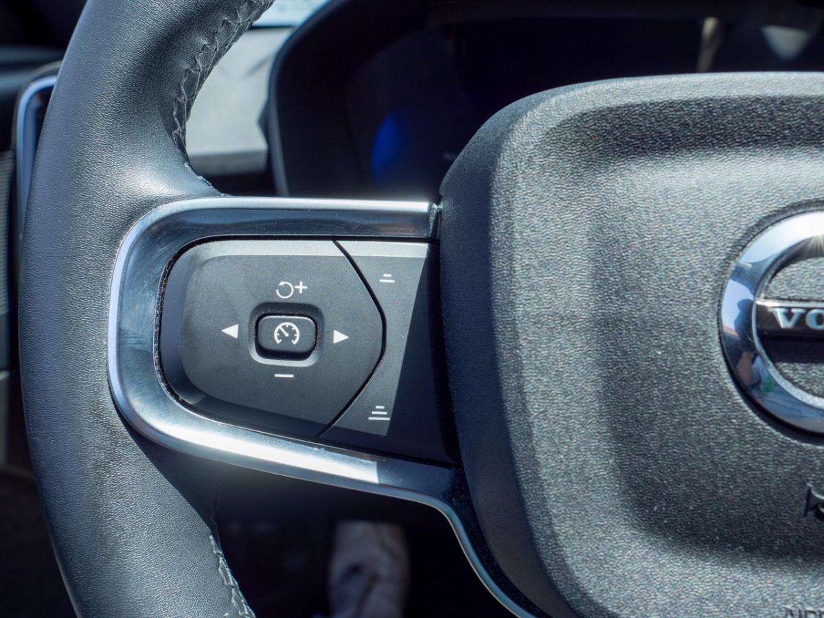 volvo-xc40-2023-eletrico-0cc