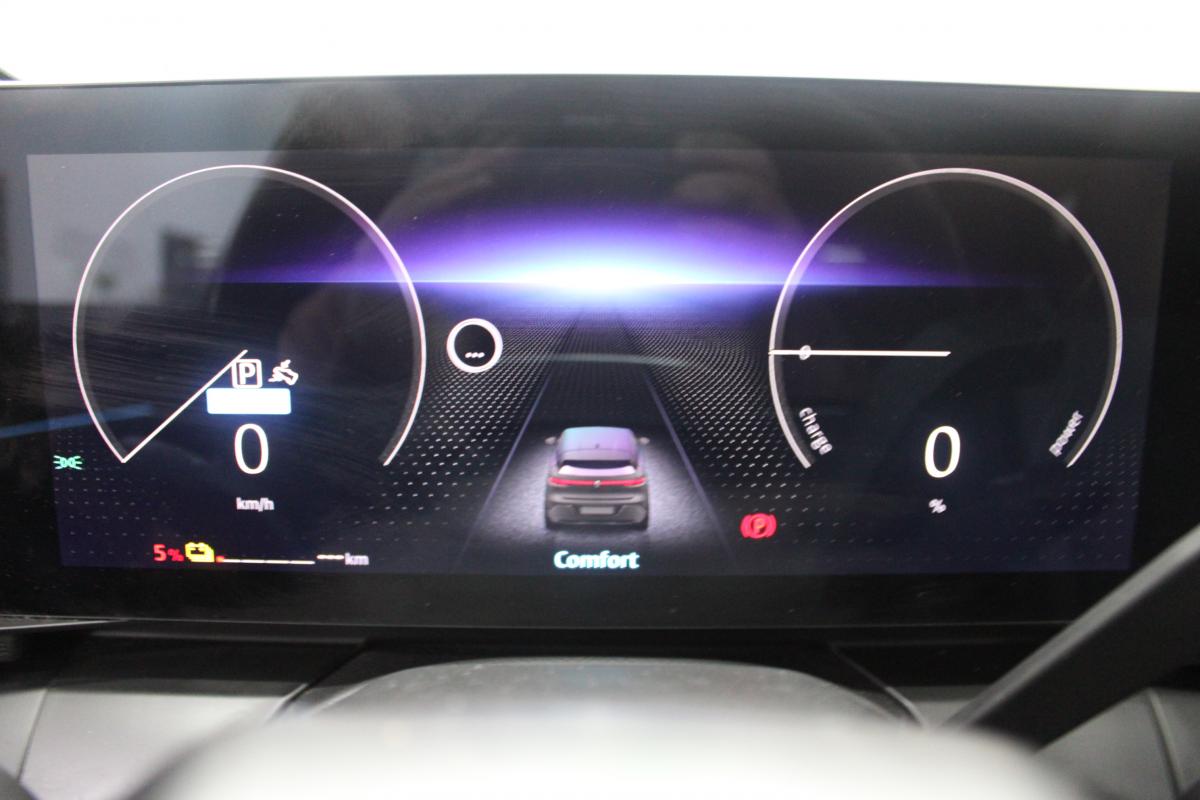 renault-megane-e-tech-2023-eletrico-0cc