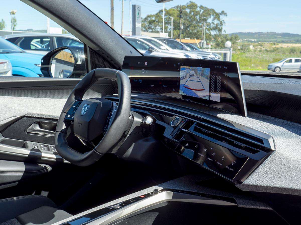 peugeot-e-3008-2025-eletrico-0cc
