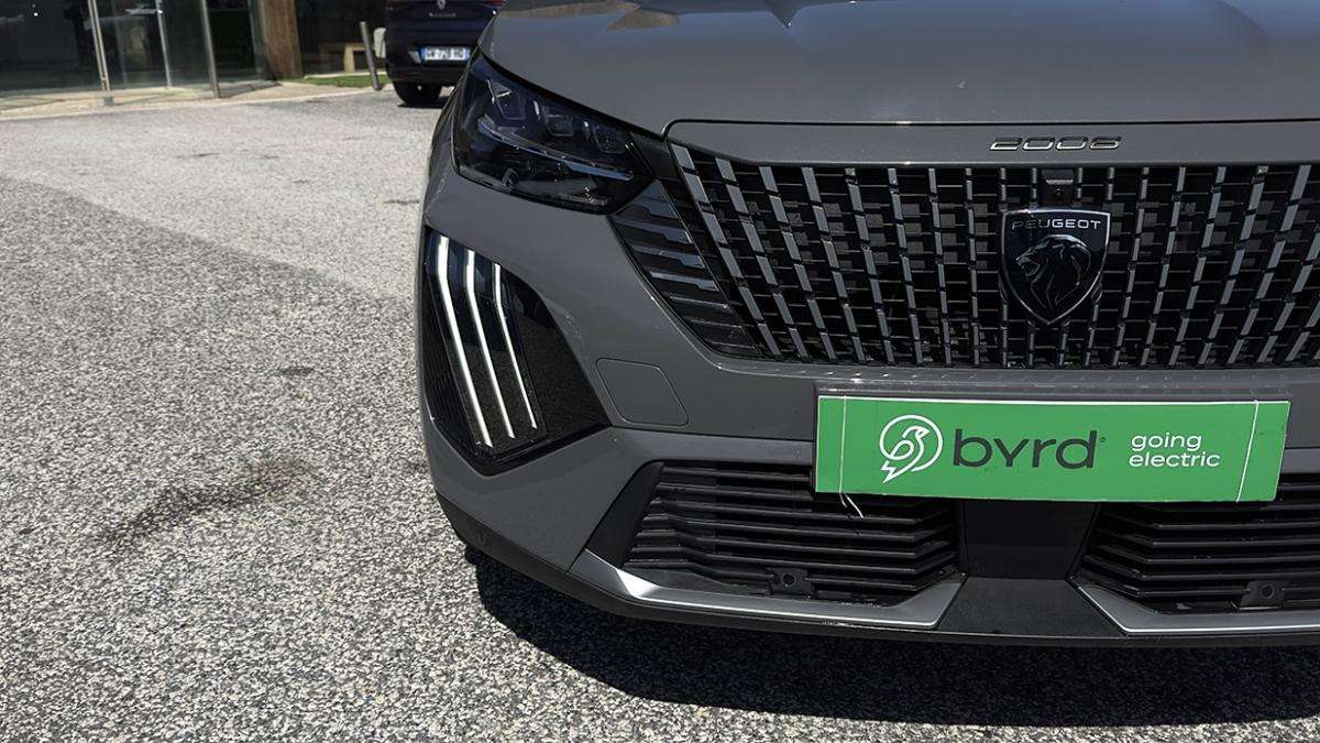 peugeot-e-2008-2025-eletrico-0cc
