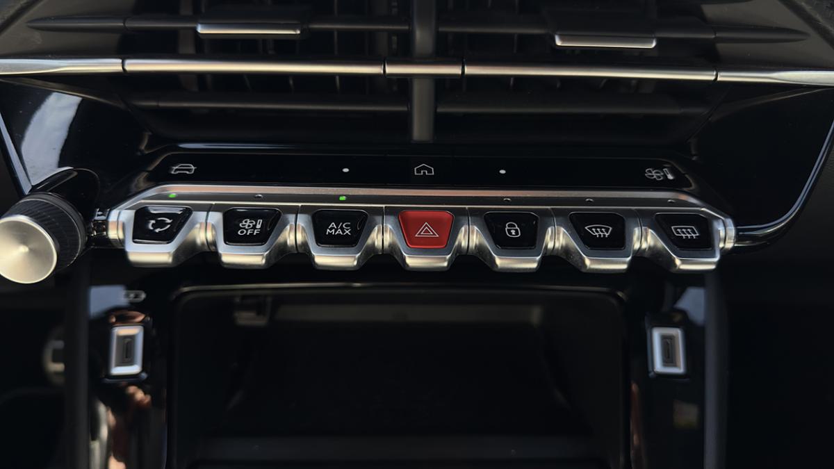 peugeot-e-2008-2025-eletrico-0cc