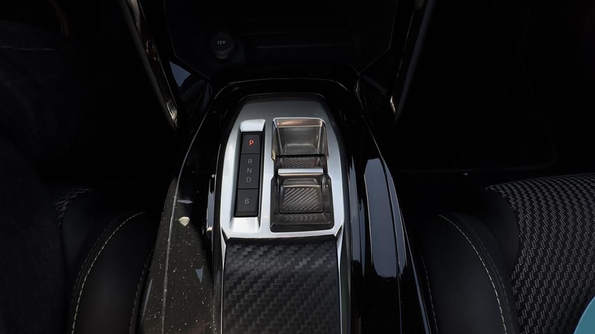 peugeot-e-2008-2025-eletrico-0cc