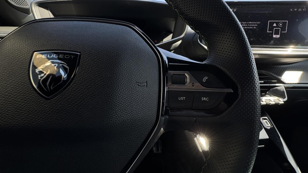 peugeot-e-2008-2025-eletrico-0cc
