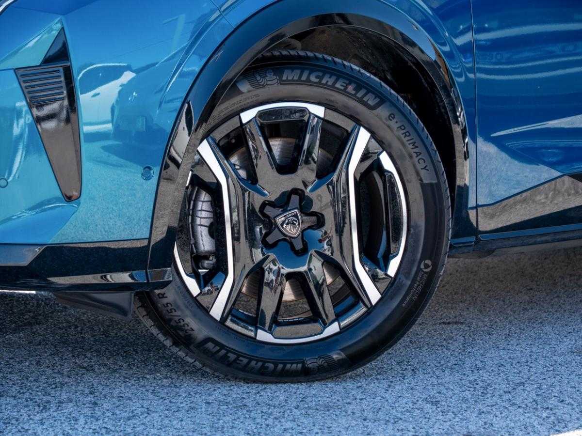 peugeot-e-3008-2025-eletrico-0cc