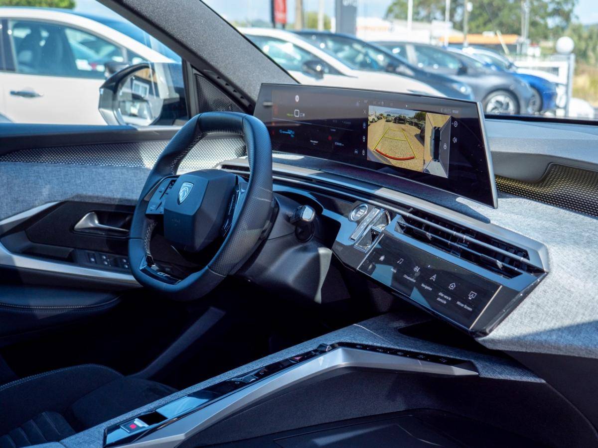 peugeot-e-3008-2025-eletrico-0cc