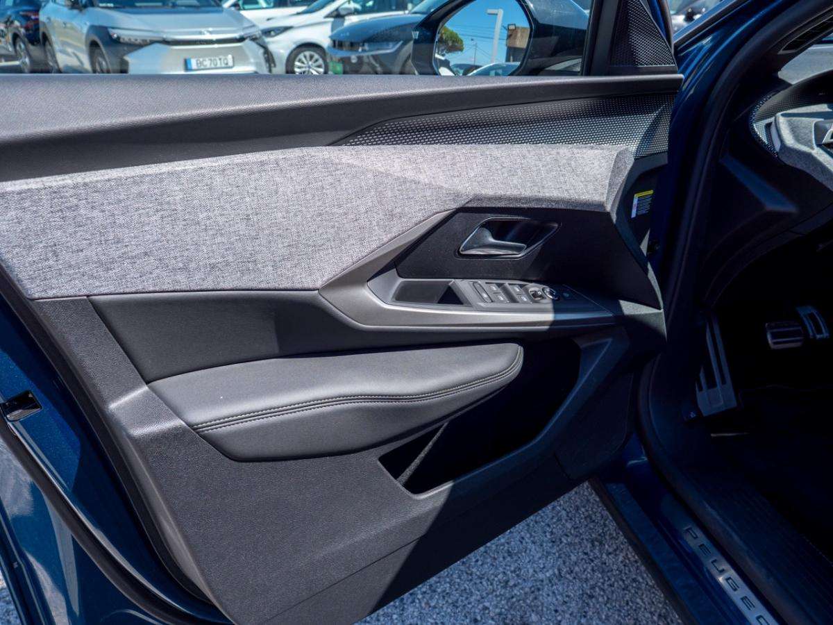 peugeot-e-3008-2025-eletrico-0cc