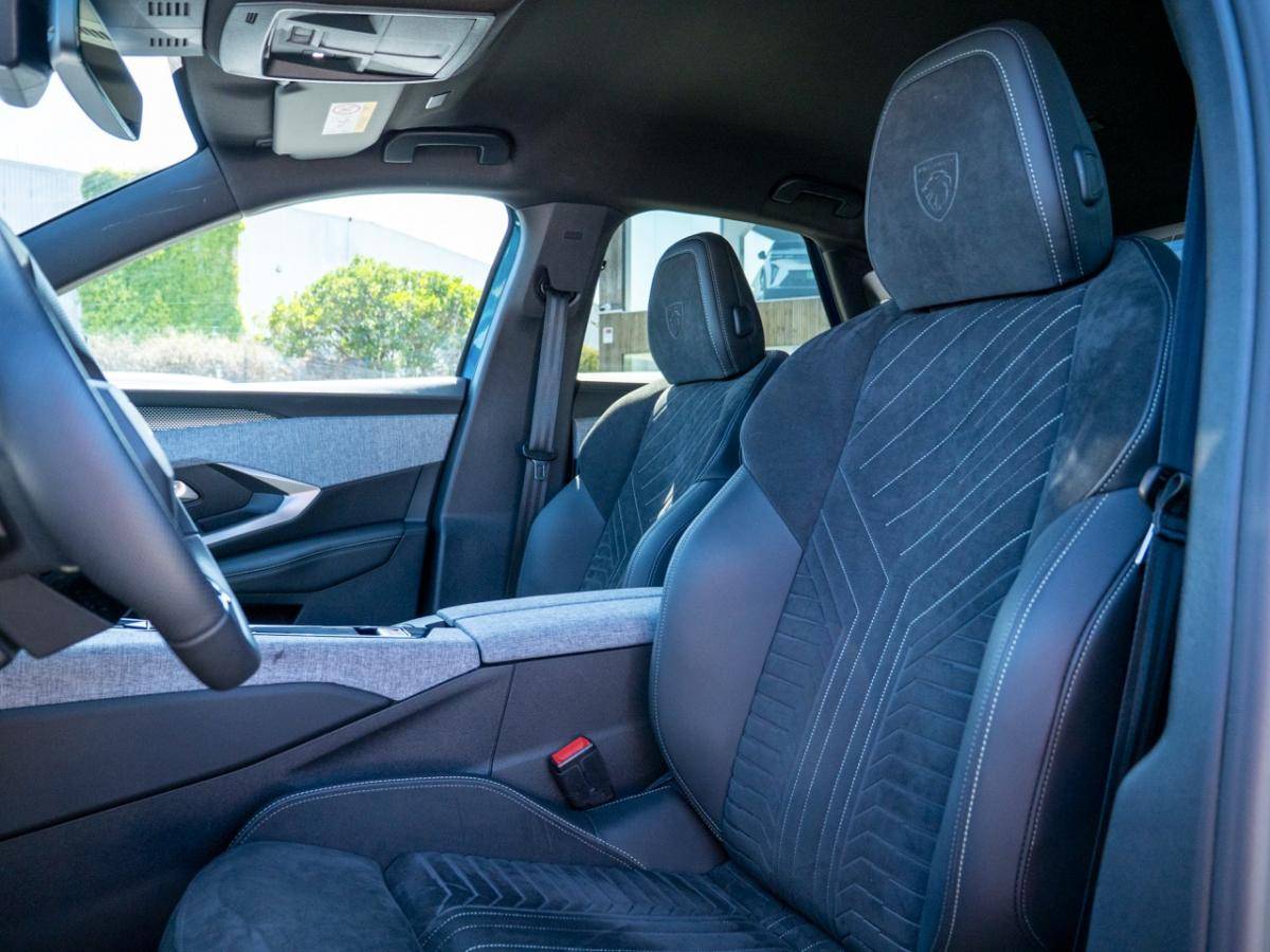 peugeot-e-3008-2025-eletrico-0cc
