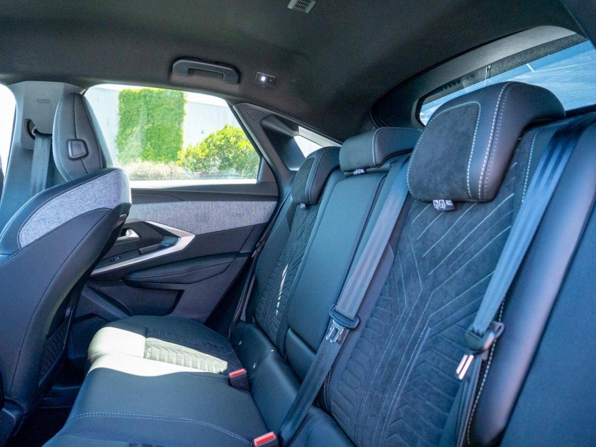 peugeot-e-3008-2025-eletrico-0cc