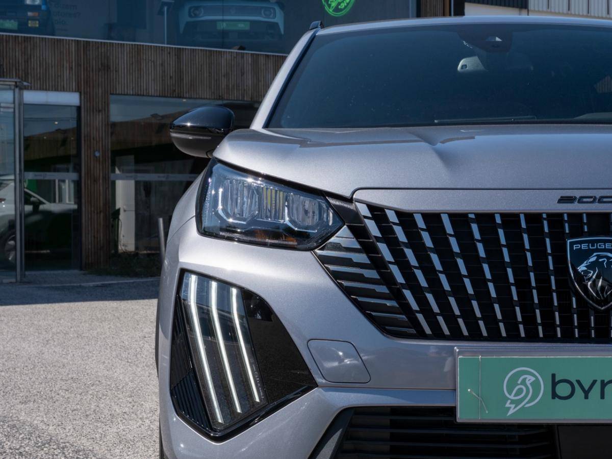peugeot-e-2008-2025-eletrico-0cc