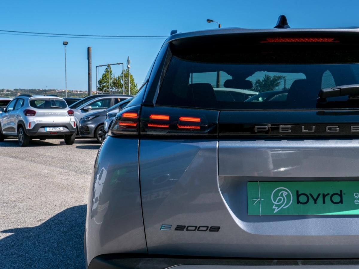 peugeot-e-2008-2025-eletrico-0cc