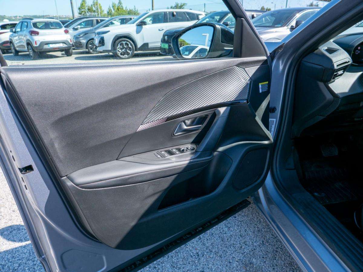 peugeot-e-2008-2025-eletrico-0cc