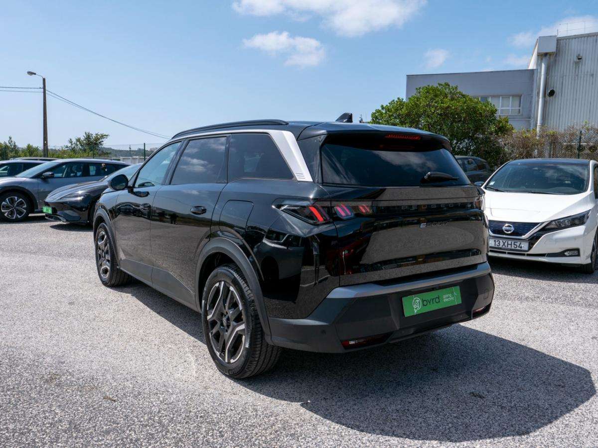 peugeot-e-2008-2025-eletrico-0cc