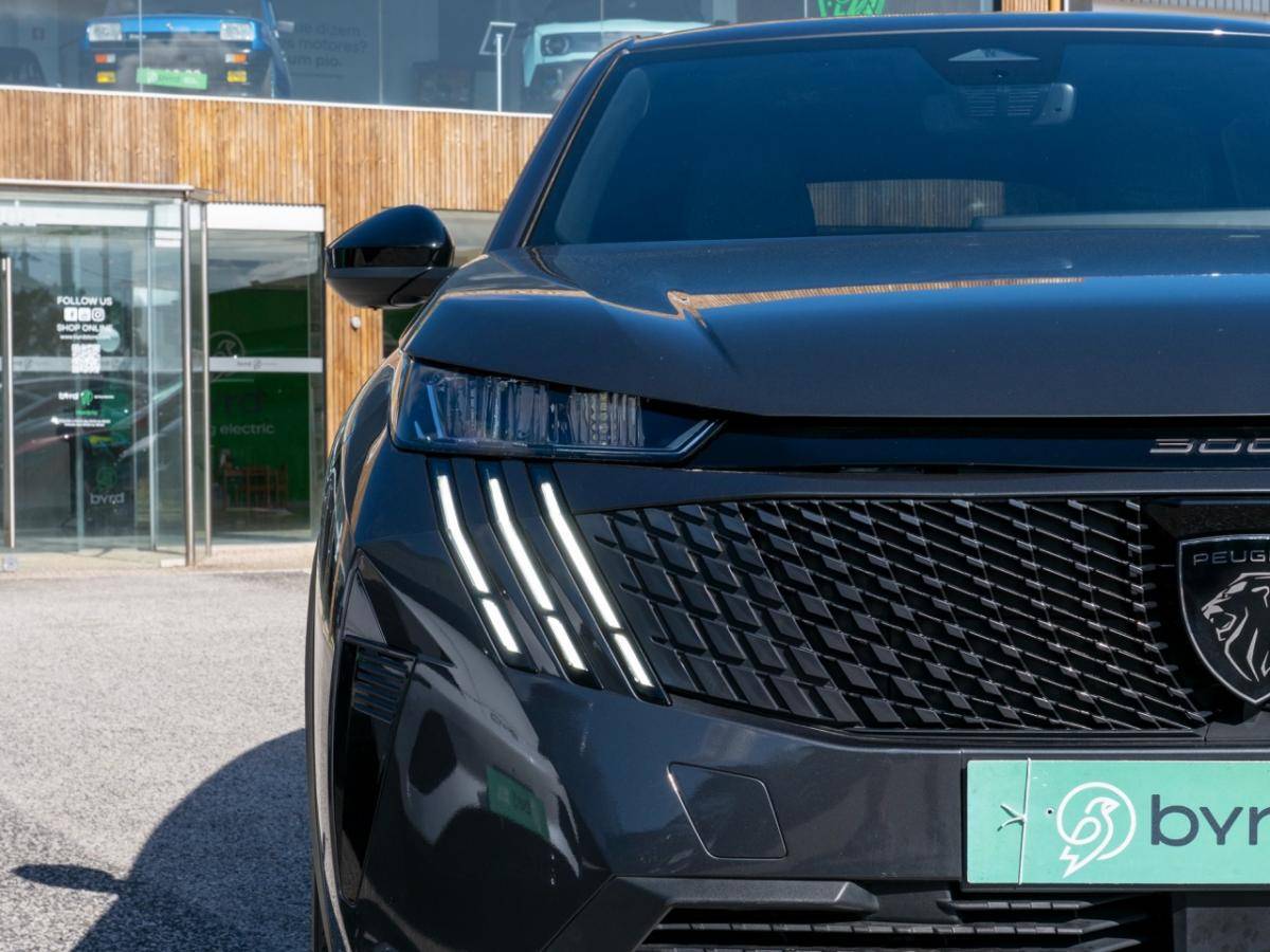 peugeot-e-3008-2025-eletrico-0cc