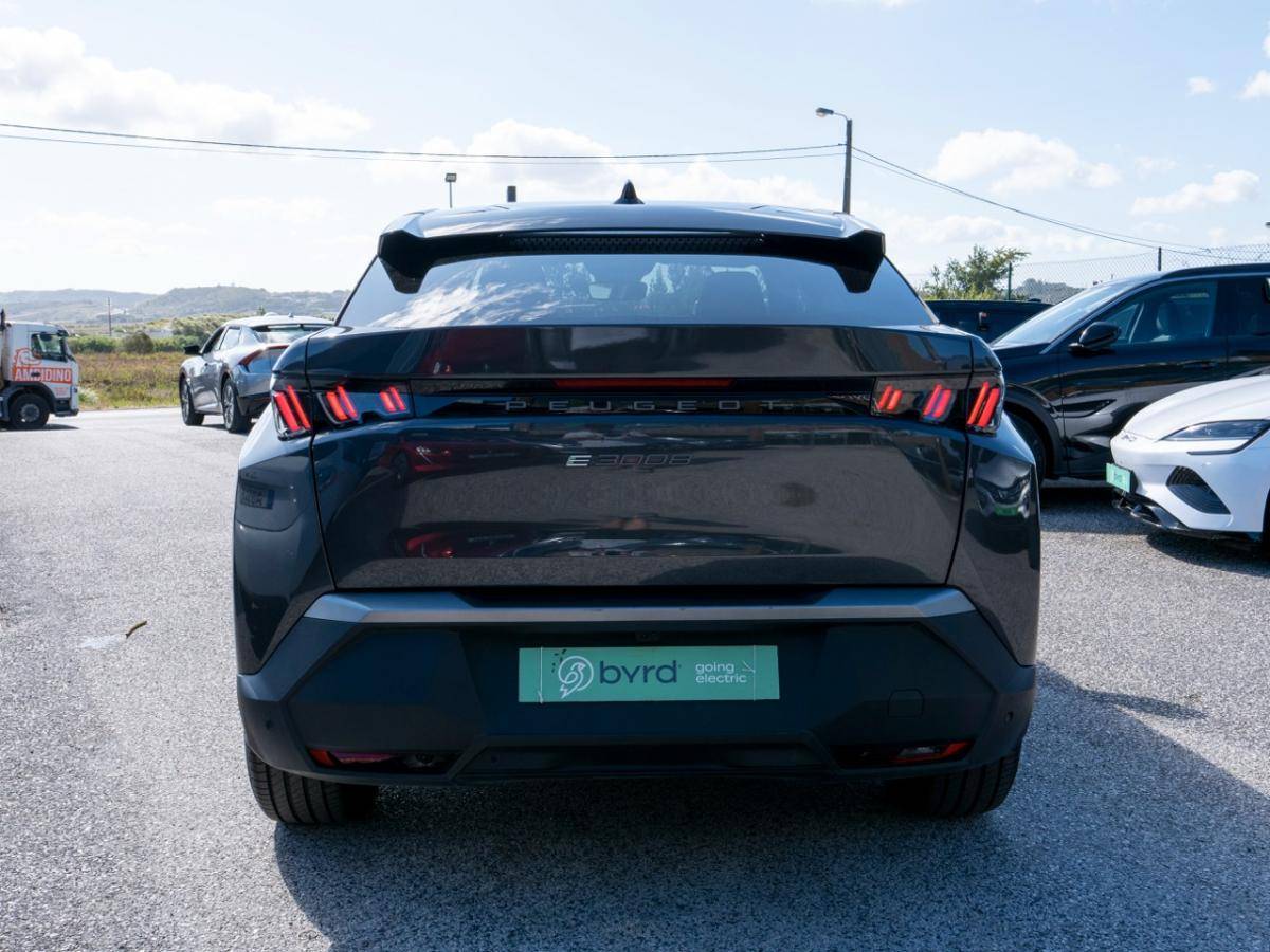 peugeot-e-3008-2025-eletrico-0cc
