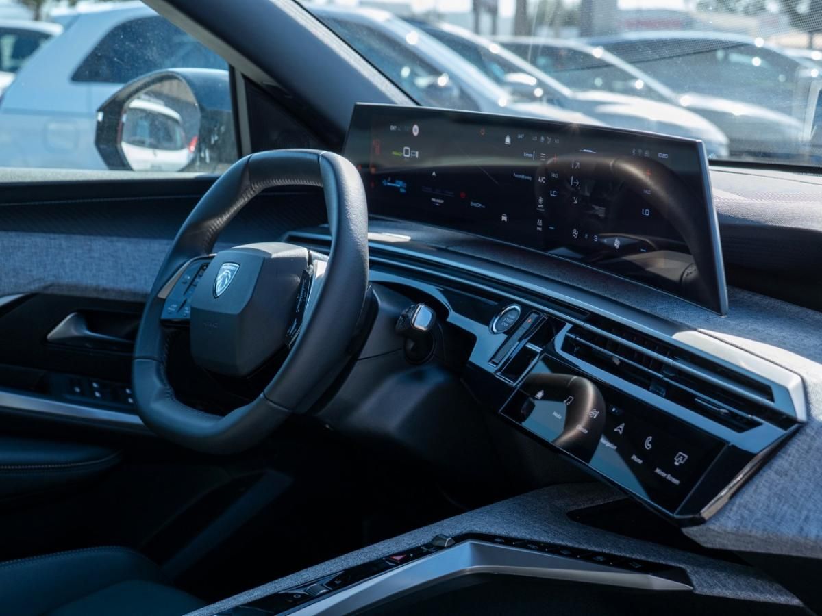 peugeot-e-3008-2025-eletrico-0cc