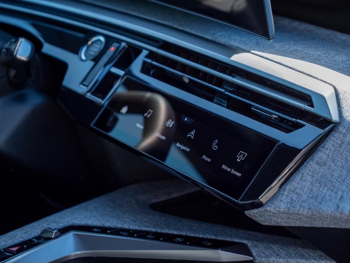 peugeot-e-3008-2025-eletrico-0cc