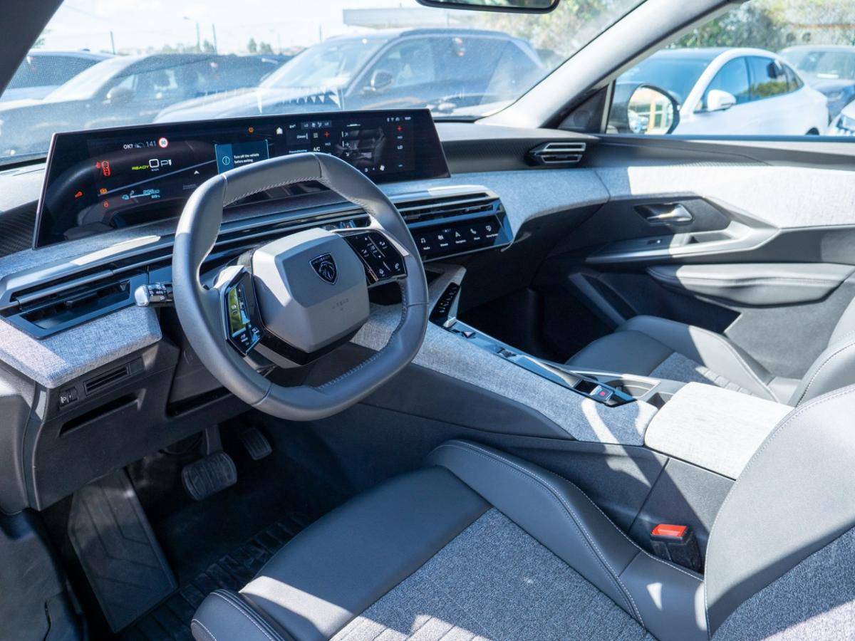 peugeot-e-3008-2025-eletrico-0cc