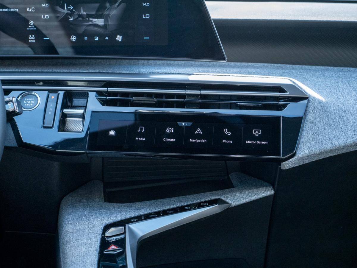 peugeot-e-3008-2025-eletrico-0cc