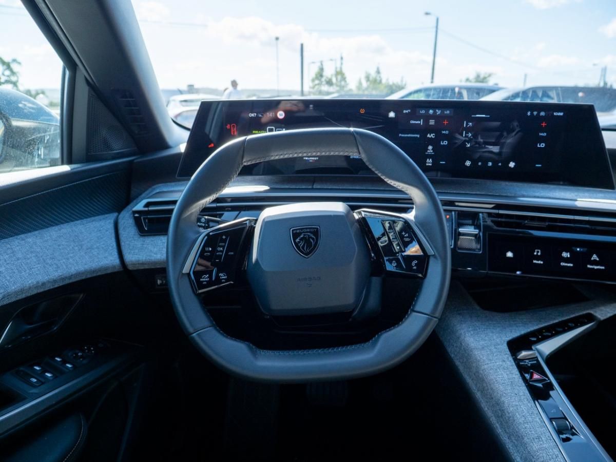 peugeot-e-3008-2025-eletrico-0cc
