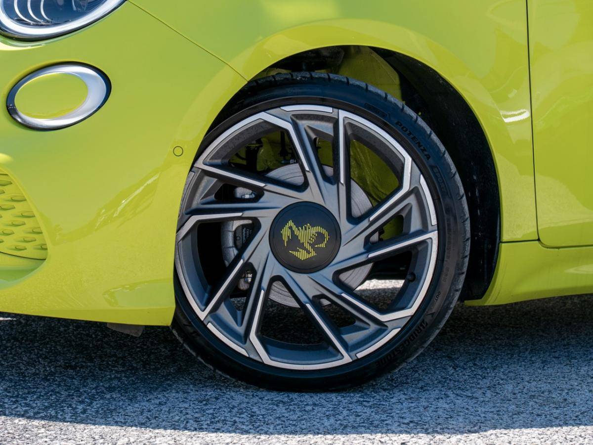 abarth-500-2023-eletrico-0cc