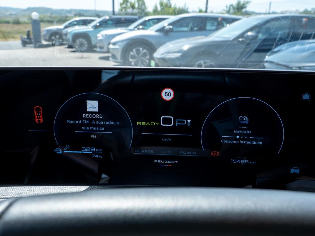 peugeot-e-2008-2025-eletrico-0cc