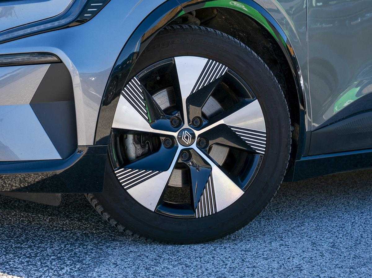 renault-megane-e-tech-2022-eletrico-0cc