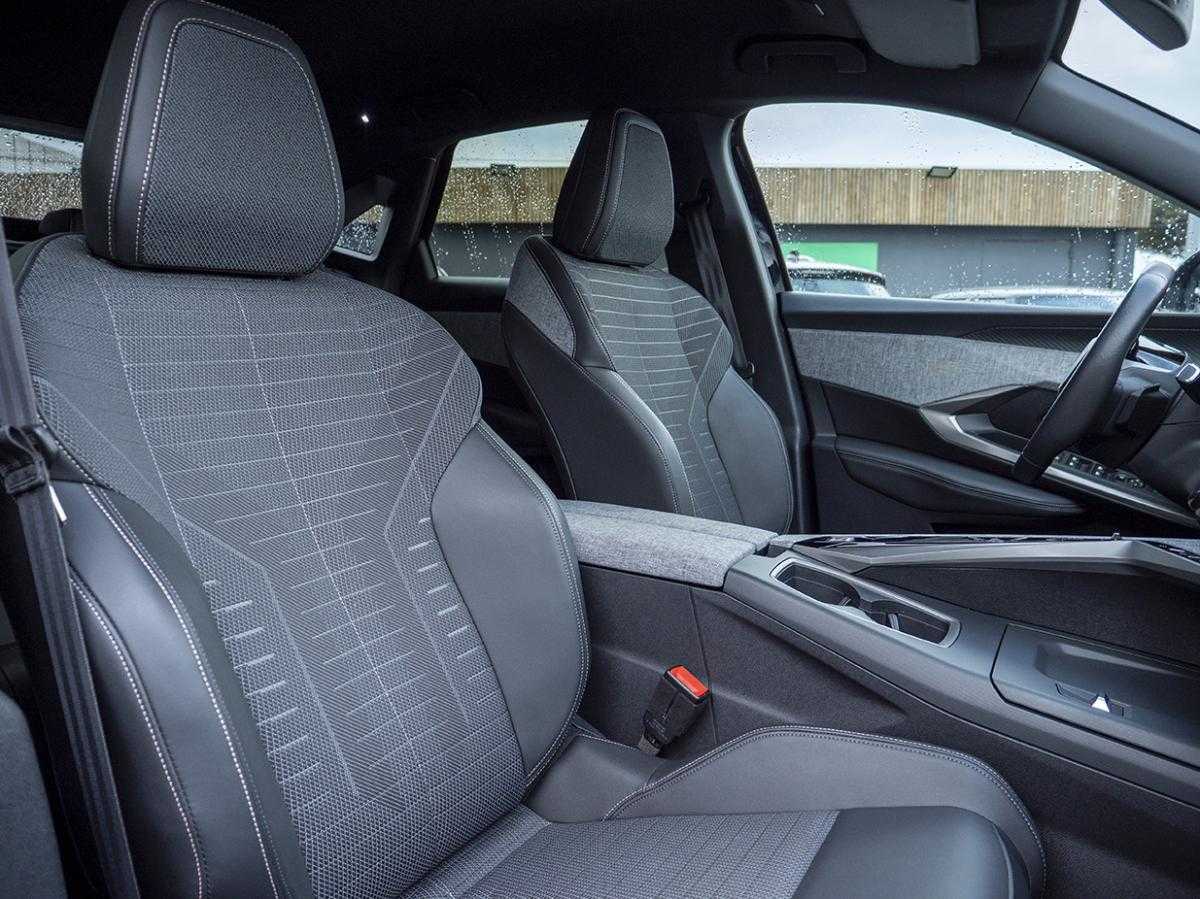 peugeot-e-3008-2024-eletrico-0cc