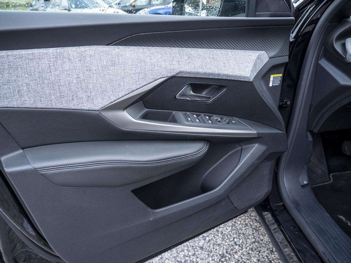 peugeot-e-3008-2024-eletrico-0cc