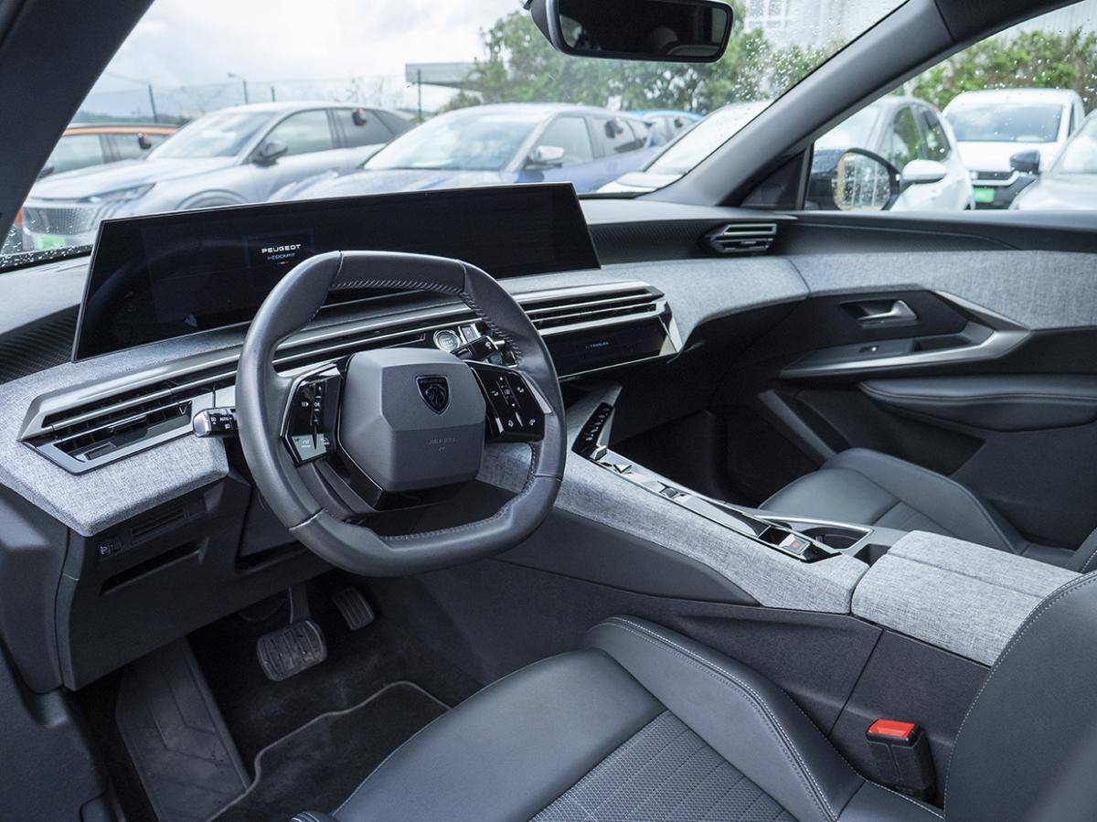 peugeot-e-3008-2024-eletrico-0cc