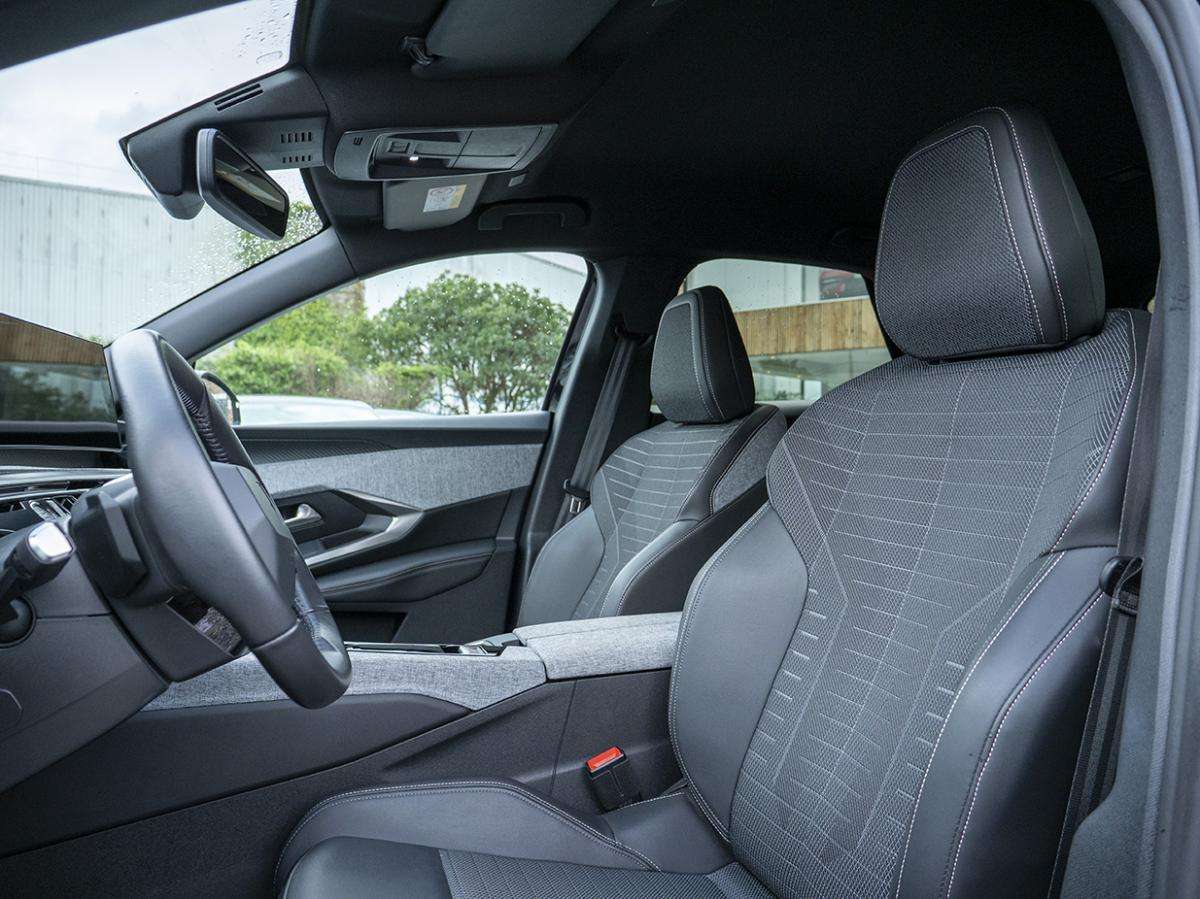 peugeot-e-3008-2024-eletrico-0cc