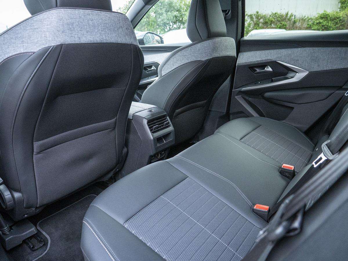 peugeot-e-3008-2024-eletrico-0cc