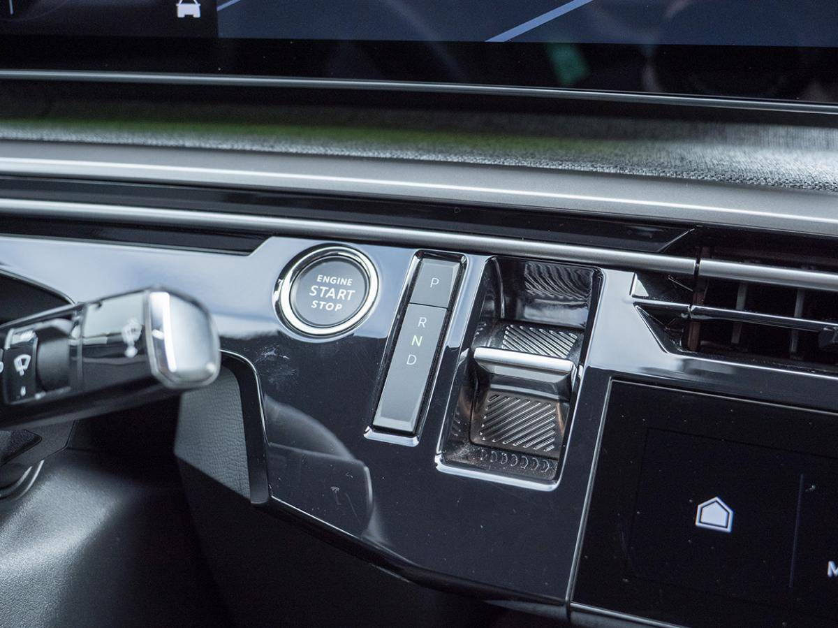 peugeot-e-3008-2024-eletrico-0cc