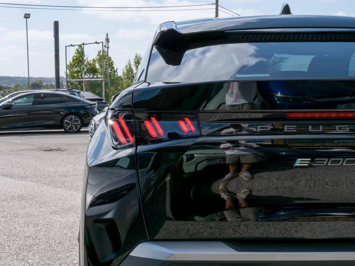 peugeot-e-3008-2025-eletrico-0cc