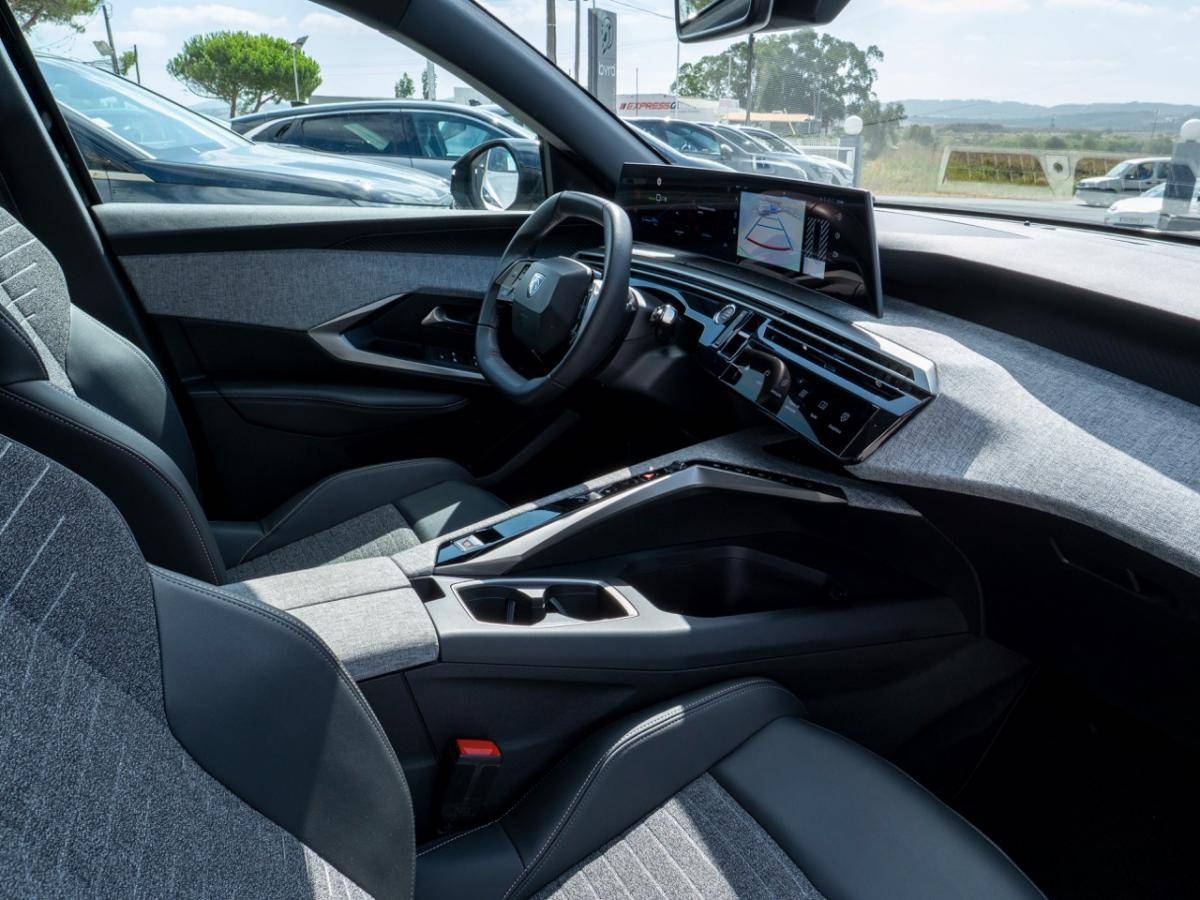 peugeot-e-3008-2025-eletrico-0cc