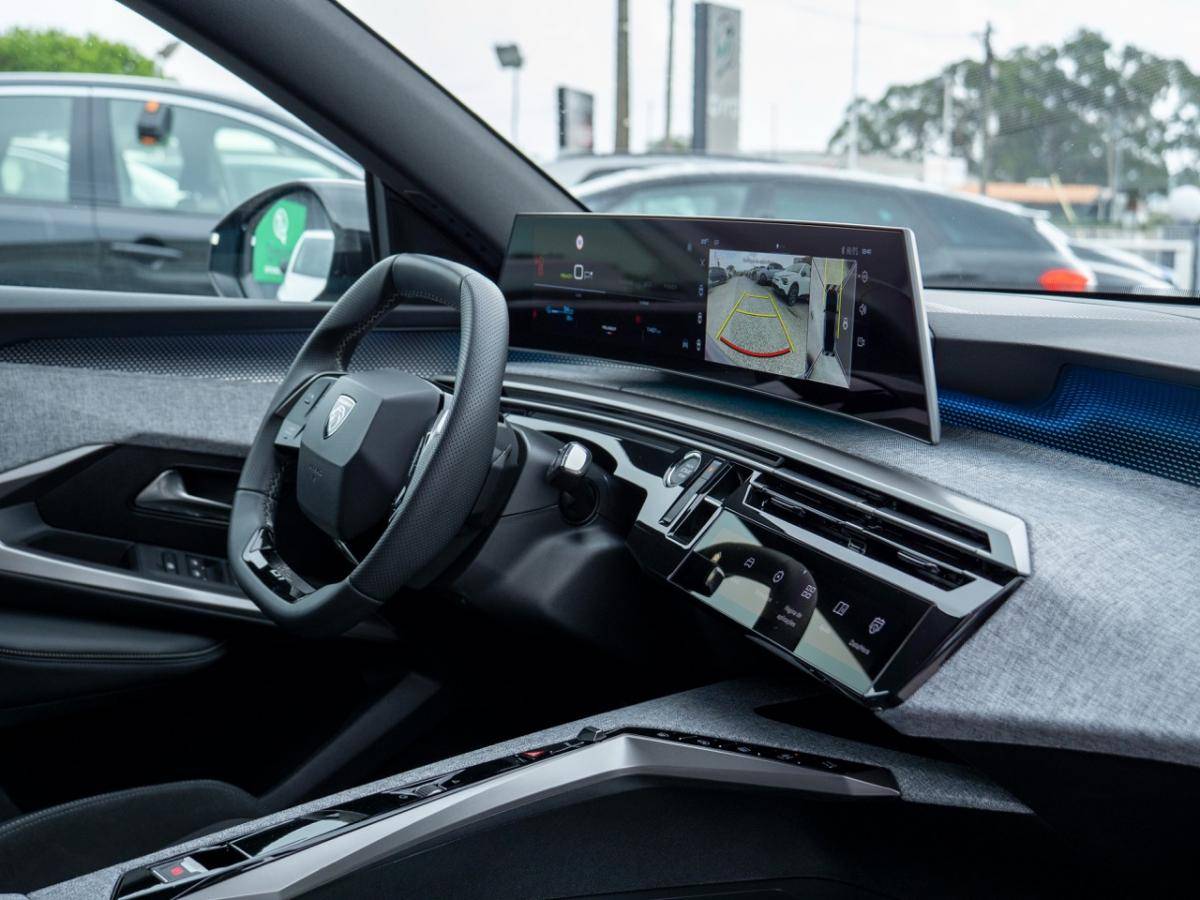 peugeot-e-3008-2025-eletrico-0cc